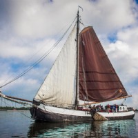 Tjalk zeilen op de Waddenzee