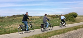 Fietsen op de wadden pano (w)